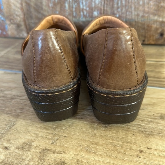 Born Brown Leather Heeled Clog Size 6 - Picture 5 of 6